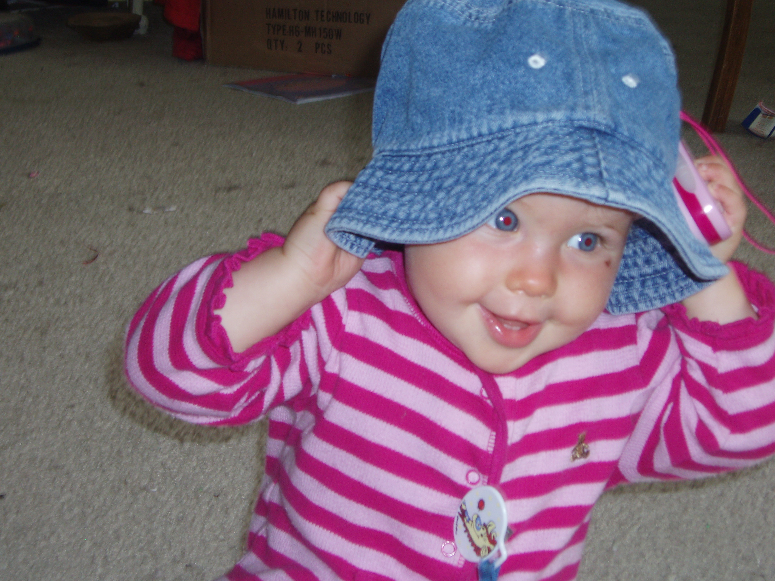 72008buckethat.jpg